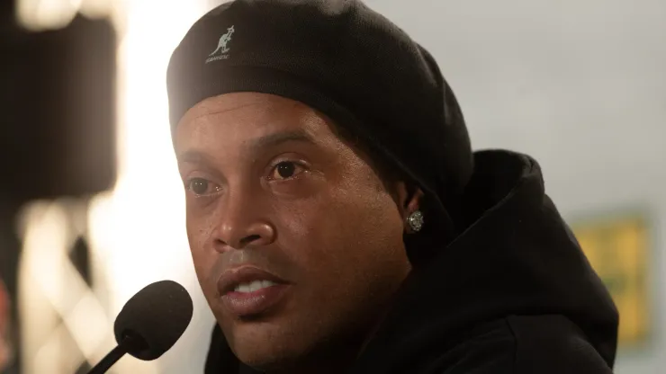 MG - Belo Horizonte - Ronaldinho Gaucho homenageado no Mineirao - Atleta foi eternizado na calcada do Museu do Futebol, que contou ainda com uma exposicao de quadros produzidos pelo artista Camaleao em sua homenagem 
