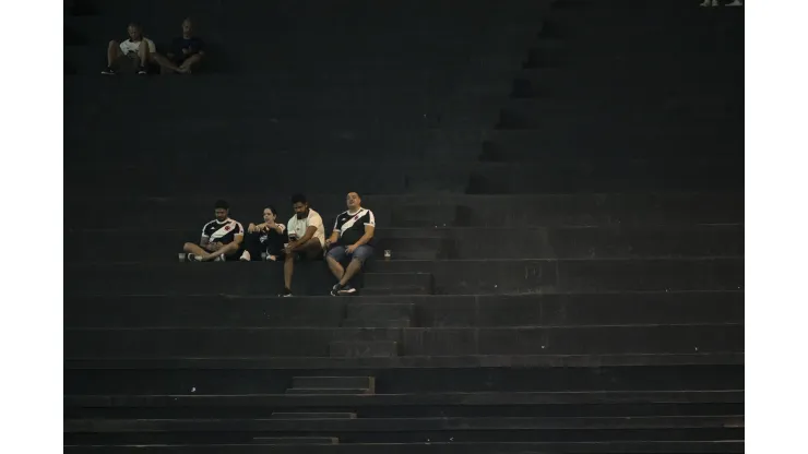 Torcida do Vasco, em São Januário, durante partida contra Sao Paulo. Foto: Jorge Rodrigues/AGIF
