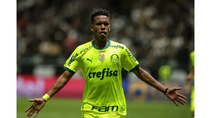 Estevao jogador do Palmeiras comemora seu gol durante partida contra o Atletico-MG. Foto: Gilson Lobo/AGIF
