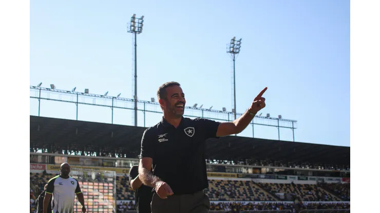 Artur Jorge defende vantagem do Botafogo. 
