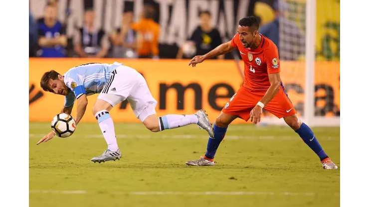 Argentina e Chile decidiram a Copa América em 2016. 
