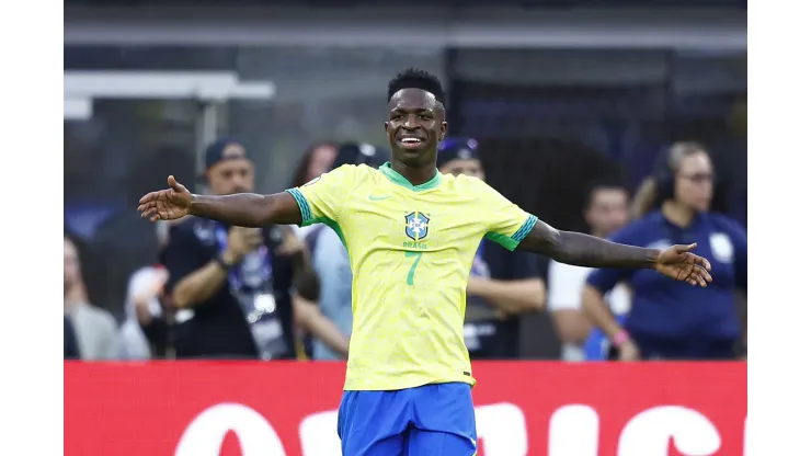 Vini Jr atuando pelo Brasil pela Copa América contra a Costa Rica. (Foto de Ronald Martinez/Getty Images)
