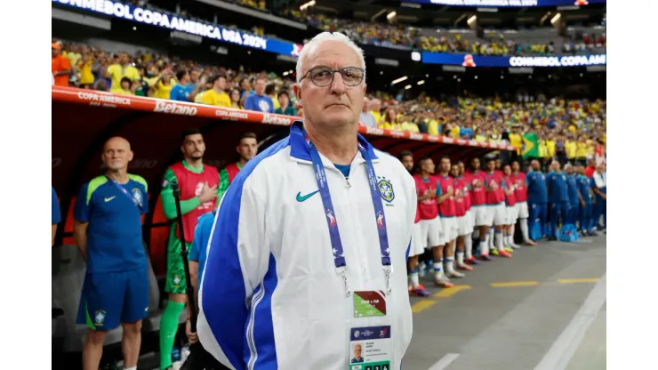 Dorival Júnior tem atuação elogiada em dia agridoce. 
