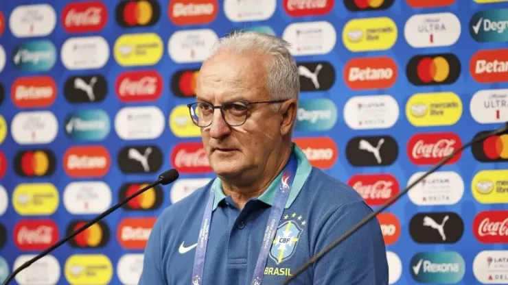 Dorival Júnior na coletiva de imprensa após Paraguai x Brasil
Foto: Rafael Ribeiro/CBF
