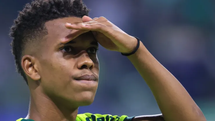 Estêvão comemorando o seu gol na partida entre Palmeiras x Bahia
