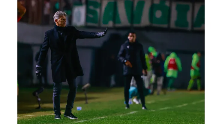 Renato Gaúcho terá de reverter desvantagem no Grêmio. 
