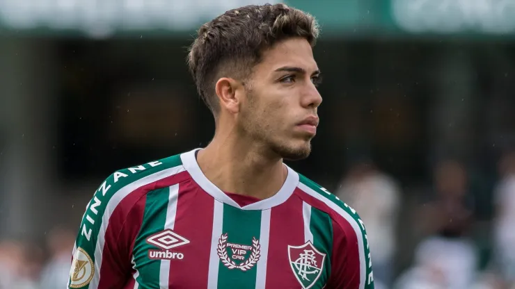 Nonato chegou ao Rio de Janeiro para acertar com o Fluminense
