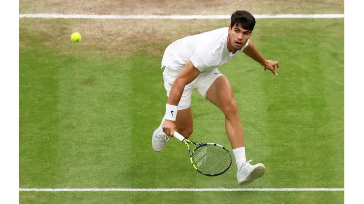 Carlos Alcaraz venceu Tommy Paul nas quartas de final de Wimbledon em 2024 (Foto: Clive Brunskill/Getty Images)
