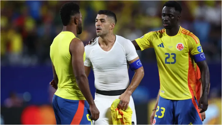 Foto: Jared C. Tilton/Getty Images - Luís Suárez e jogadores da Colômbia
