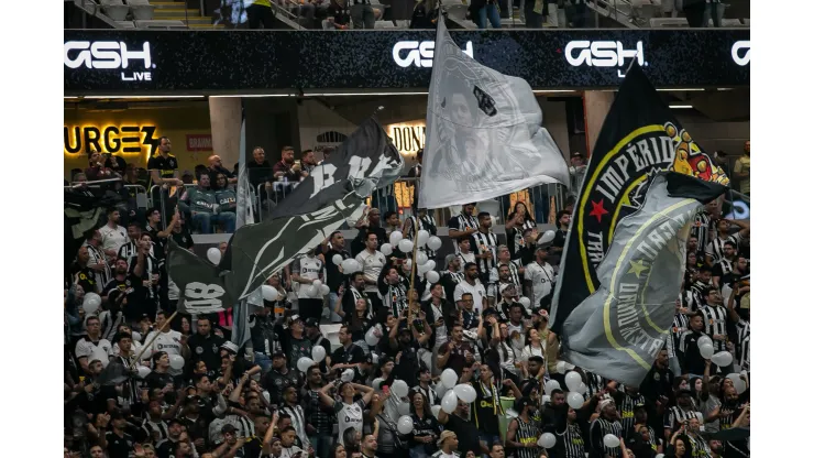 Torcida do Atlético-MG reclama de acústica do estádio, e CEO da SAF promete medidas. 
