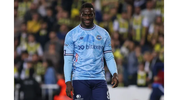 Chegada de Balotelli ao Corinthians depende de último aval. Foto: Ahmad Mora/Getty Images.
