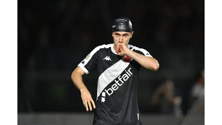 Lucas Piton é o vice-artilheiro do Vasco em 2024. 
