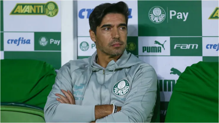 Foto: Ricardo Moreira/Getty Images - Abel Ferreira em jogo do Palmeiras
