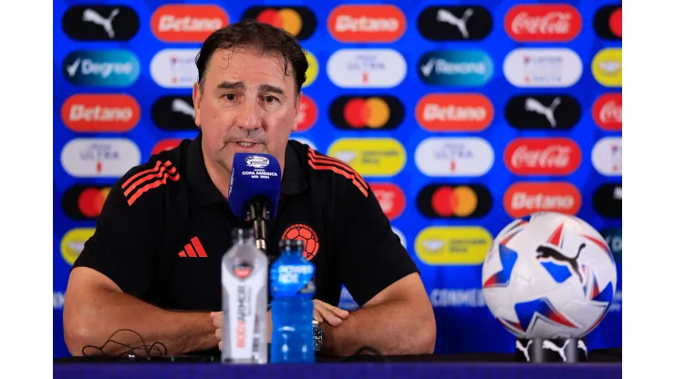 Nestor Lorenzo, treinador da Colômbia em entrevisa pela Copa América.  (Foto de Buda Mendes/Getty Images)
