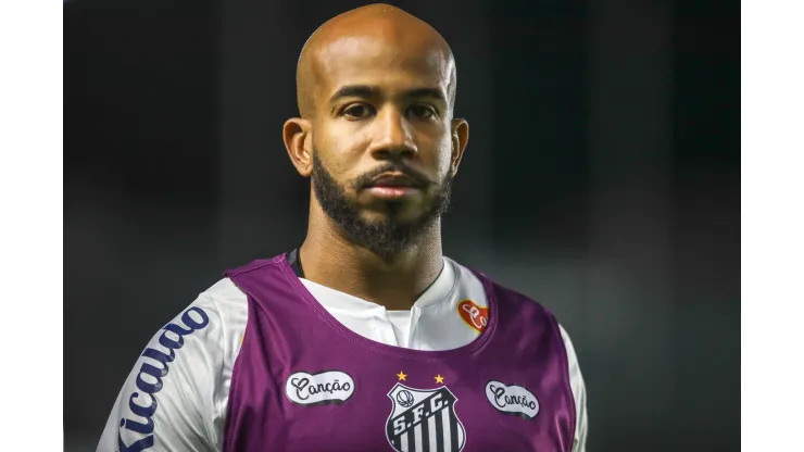 Patrick pode voltar ao time do Santos nos próximos jogos. 
