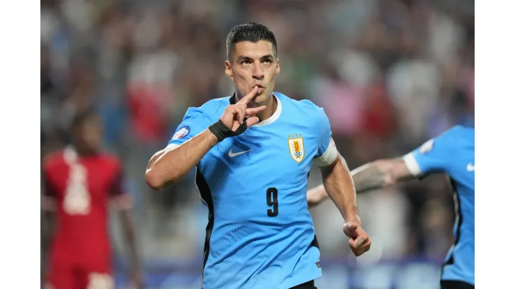 Luis Suarez do Uruguai celebra gol pela Copa América. (Foto de Grant Halverson/Getty Images)
