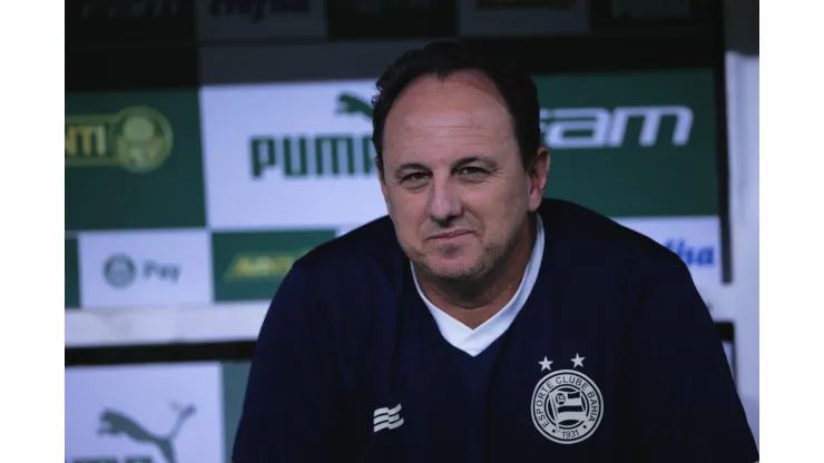 Rogério Ceni terá desafio de manter invencibilidade contra o Botafogo. 
