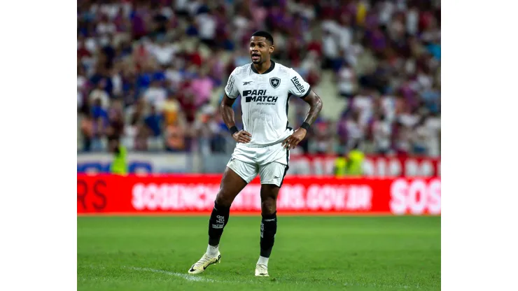 Junior Santos jogador do Botafogo durante partida contra o Fortaleza no estadio Arena Castelao
