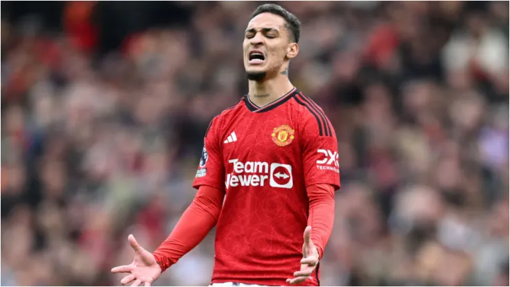 Foto: Michael Regan/Getty Images - Antony em partida do Manchester United
