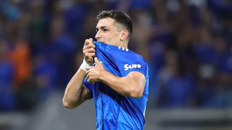 Dinenno voltou a marcar pelo Cruzeiro
