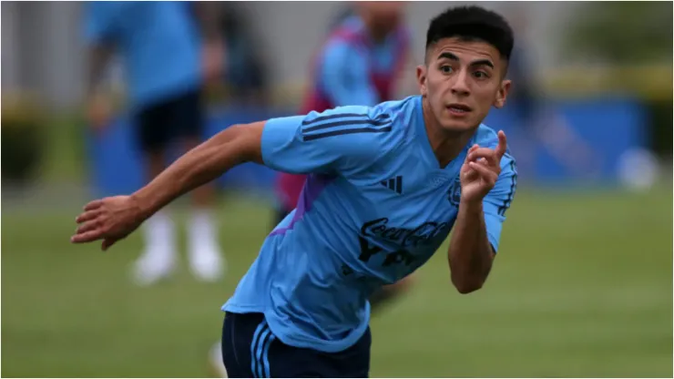 Foto: Daniel Jayo/Getty Images - Thiago Almada treinando
