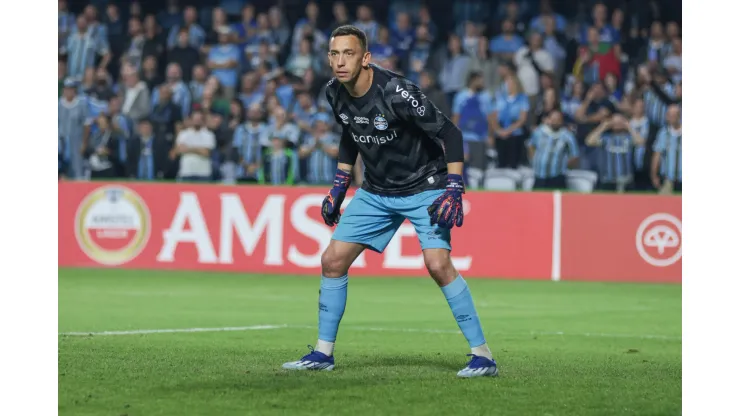 PR - CURITIBA - 08/06/2024 - COPA LIBERTADORES 2024, GREMIO X ESTUDIANTES - Agustin Marchesin goleiro do Gremio durante partida contra o Estudiantes no estadio Couto Pereira pelo campeonato Copa Libertadores 2024. Foto: Robson Mafra/AGIF
