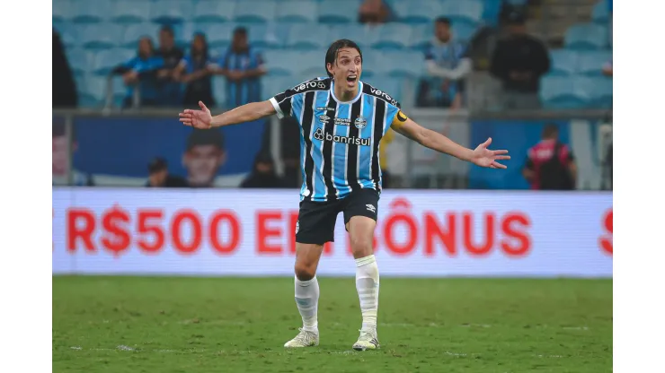 Geromel: fora do jogo do Grêmio contra o Vasco
