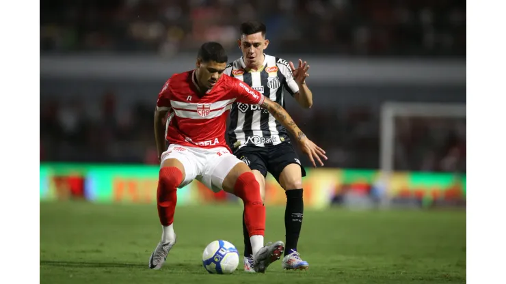 CRB x Santos se enfrentam pelo Brasileiro da Serie B 2024. Foto: Marlon Costa/AGIF
