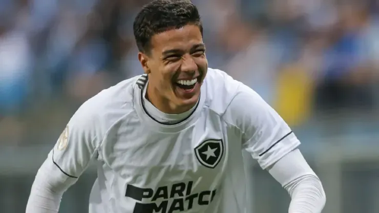 Foto: Pedro H. Tesch/AGIF - Carlos Alberto marcou o gol do Botafogo em empate com o Bahia por 1 a 1 nesta terça-feira (31) pela Copa do Brasil
