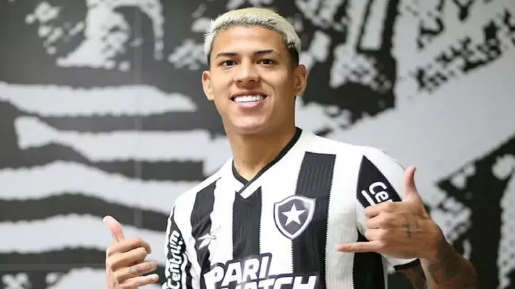 Foto: Vítor Silva/Botafogo - Matheus Martins, atacante do Botafogo
