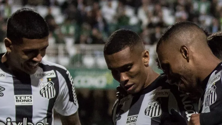 Madson, ex-Santos, pode aparecer no Flu no ano que vem.
