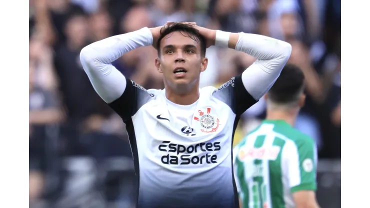 Giovane jogador do Corinthians lamenta durante partida contra o Juventude. Foto: Marcello Zambrana/AGIF
