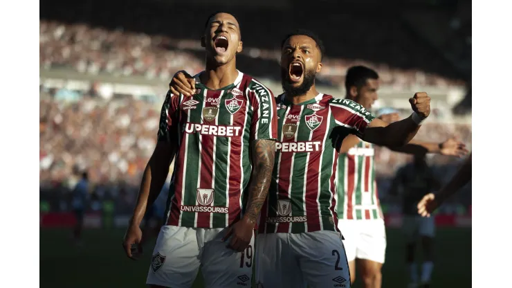 Kaua Elias jogador do Fluminense comemora gol anulado com Samuel Xavier. Foto: Jorge Rodrigues/AGIF
