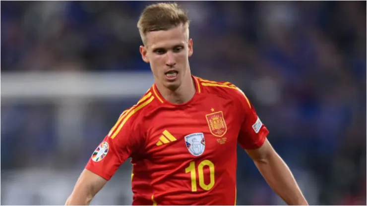 Foto: Justin Setterfield/Getty Images - Dani Olmo em partida pela Espanha
