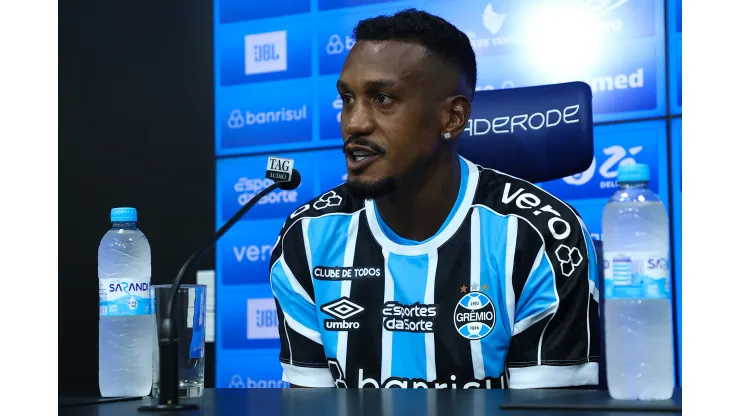 Edenilson foi capitão no último jogo do Grêmio pelo Brasileirão 
