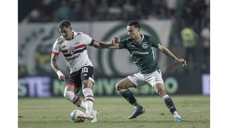 Luciano em ação no jogo entre Goiás x São Paulo
