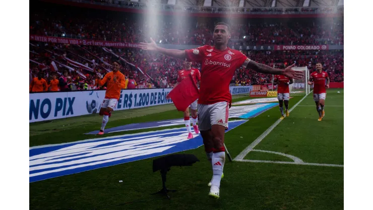 Beira-Rio Stadium Alan Patrick of Internacional, celebrates his goal during the match between Internacional and Gremio, in the 26th round of the 2023 Brazilian Championship, at the Beira-Rio Stadium, this Sunday 08. 30761 Max Peixoto / SPP PUBLICATIONxNOTxINxBRAxMEX Copyright: xMaxxPeixotox/xSPPx spp-en-MaPe-MP_6845
