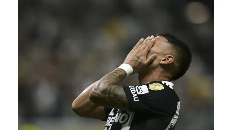 BELO HORIZONTE, BRAZIL - APRIL 23: Matias Zaracho of Atletico Mineiro reacts during a match between Atletico Mineiro and Peñarol as part of Copa CONMEBOL Libertadores 2024 at Arena MRV on April 23, 2024 in Belo Horizonte, Brazil. (Photo by Pedro Vilela/Getty Images)
