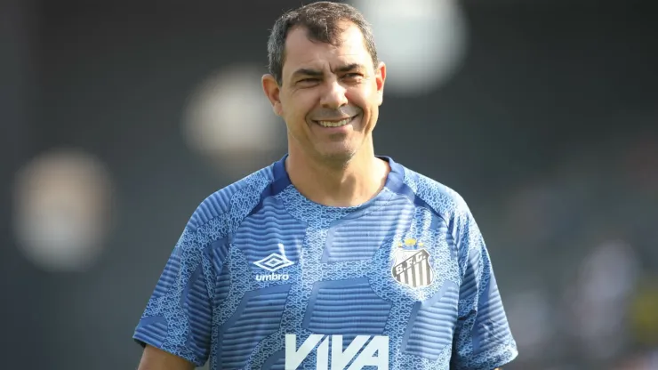 Santos de Fábio Carille se prepara para semana importante pela Série B do Campeonato Brasileiro. Foto: Reinaldo Campos/AGIF
