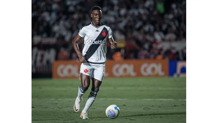 Léo em partida do Campeonato Brasileiro
