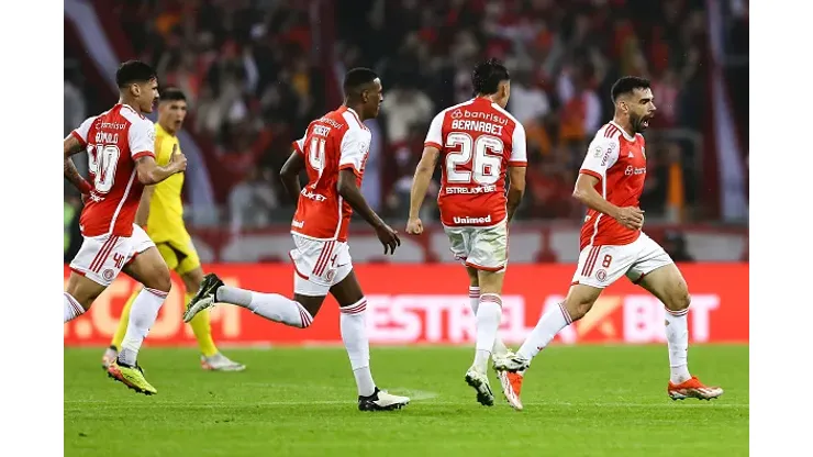 Bruno Henrique, do Internacional, comemora o primeiro gol de sua equipe durante a partida entre Internacional e Palmeiras como parte do Brasileirao 2024 no Estádio Beira-Rio
