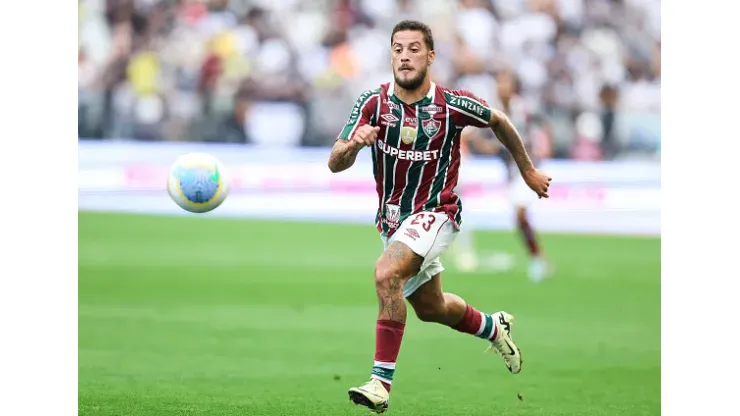 Guga do Fluminense controlando a bola durante partida contra o Corinthians no Brasileirao Series A -2024
