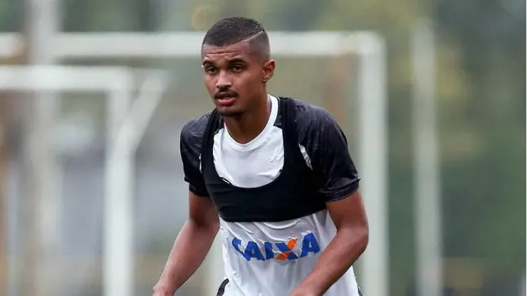 Clayton Sampaio é novo reforço do Internacional (Foto: Pedro Ernesto Guerra Azevedo/Santos FC)
