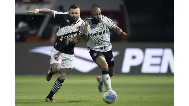 Vitória e Vasco se enfrentam neste domingo (1°) pelo Campeonato Brasileiro. Foto: Jorge Rodrigues/AGIF
