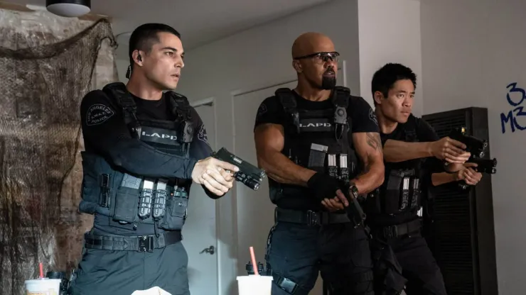 Cena de S.W.A.T - Foto: Reprodução/Disney+
