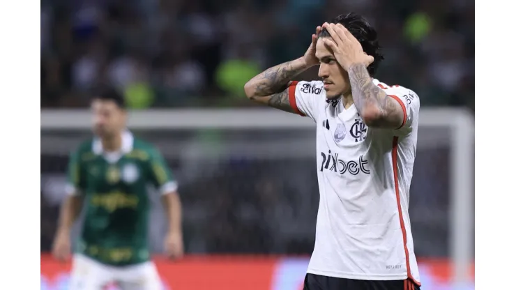 Pedro jogador do Flamengo lamenta durante partida contra o Palmeiras. Foto: Marcello Zambrana/AGIF
