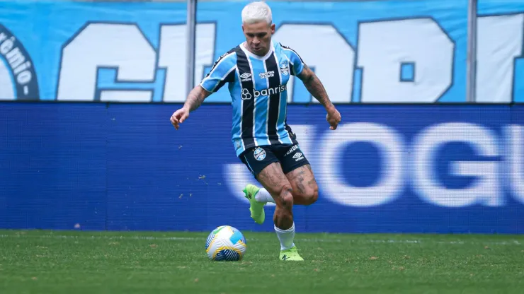 Soteldo é comunicado sobre decisão de permanência no Grêmio 
