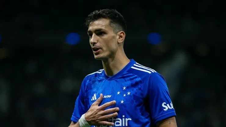 Centroavante marcou oito gols pela Raposa 