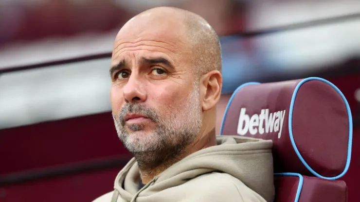 Foto: Richard Pelham/Getty Images - Pep Guardiola é o treinador do Manchester City.
