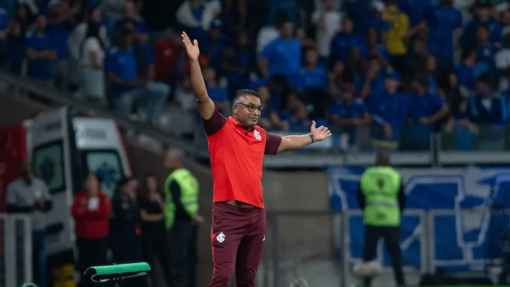 Roger Machado. tecnico do Internacional durante partida contra o Cruzeiro no estadio Mineirao pelo campeonato Brasileiro A 2024
